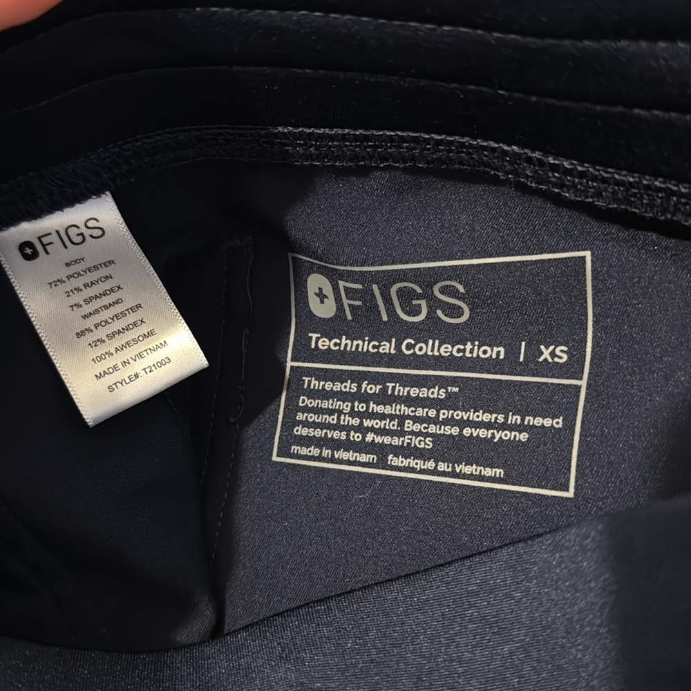 Figs uniform - Picture 3 of 3